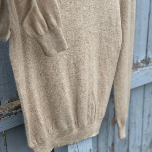 Avellini 100% Cashmere Sweater Women’s Medium Beige Long Sleeve Cowl Neck Luxury - Picture 7 of 7